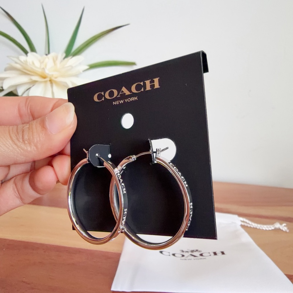 NWT Coach Medium Hoop Earrings in Silver Tone